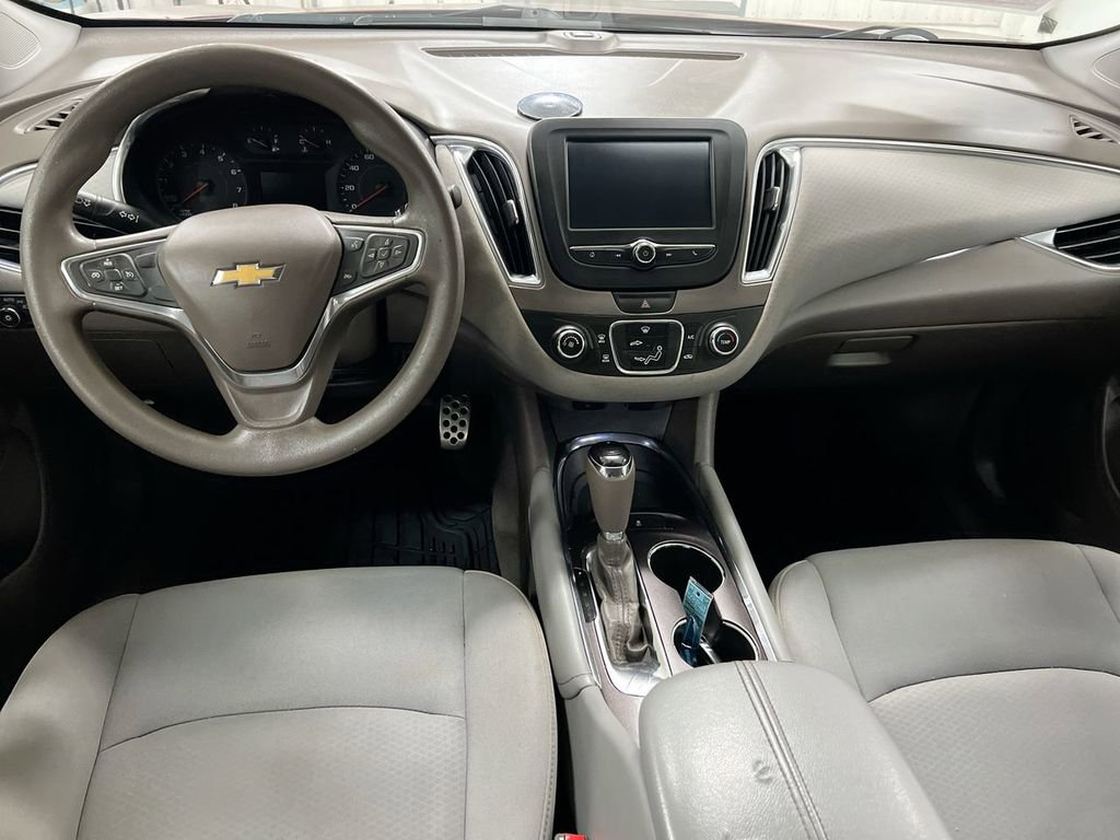 Used 2016 Chevrolet Malibu LT FWD image 10