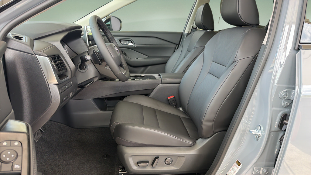 New 2026 Nissan Rogue Dark Armor FWD image 18