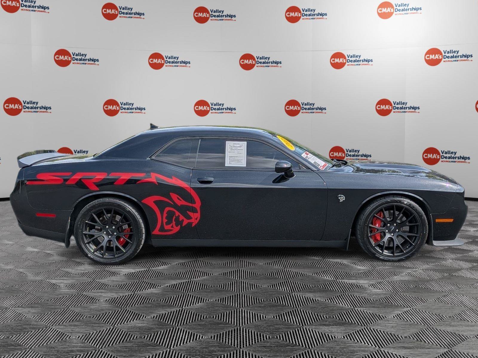 Used 2015 Dodge Challenger SRT Hellcat RWD image 4