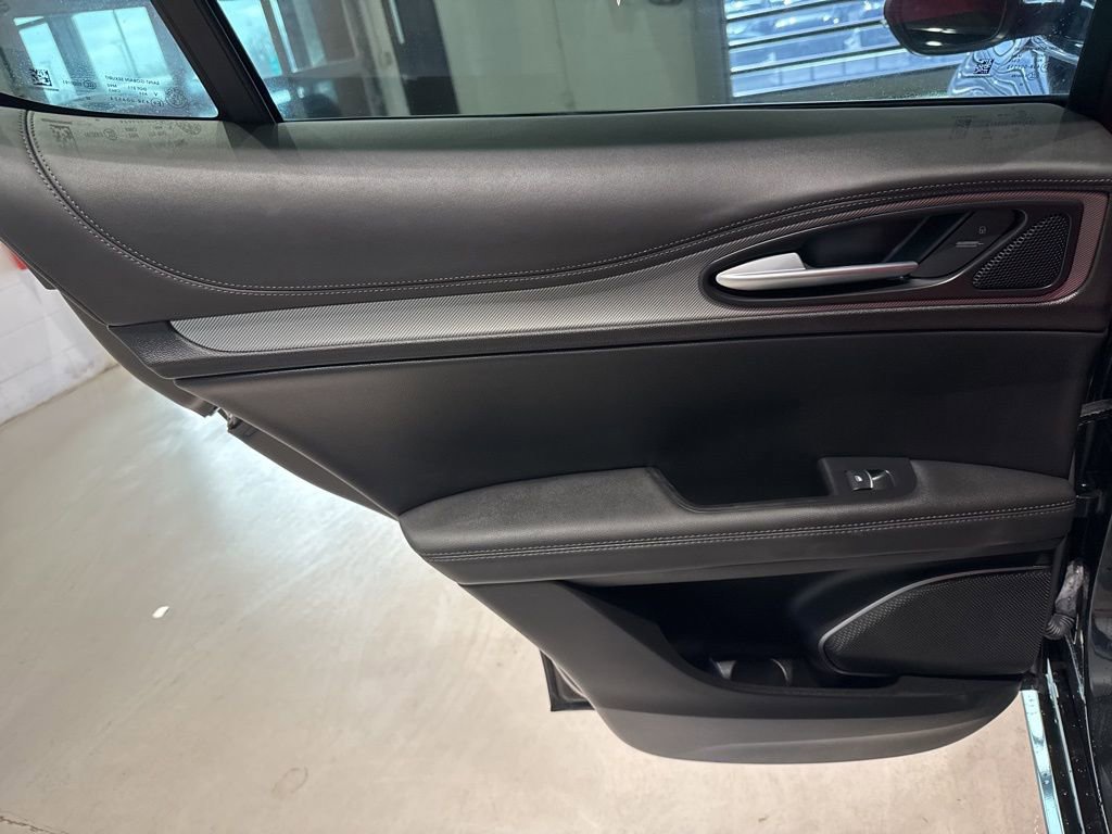 Used 2023 Alfa Romeo Stelvio Veloce image 35