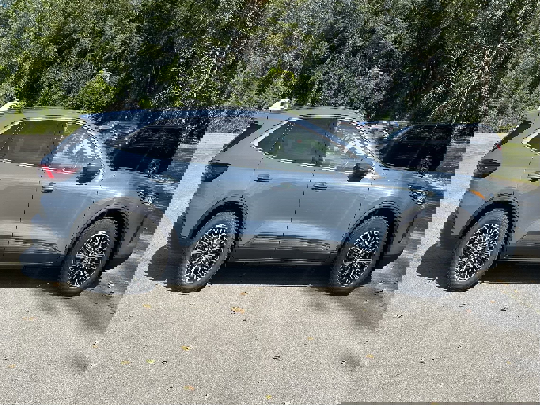 New 2025 Ford Escape SE image 12