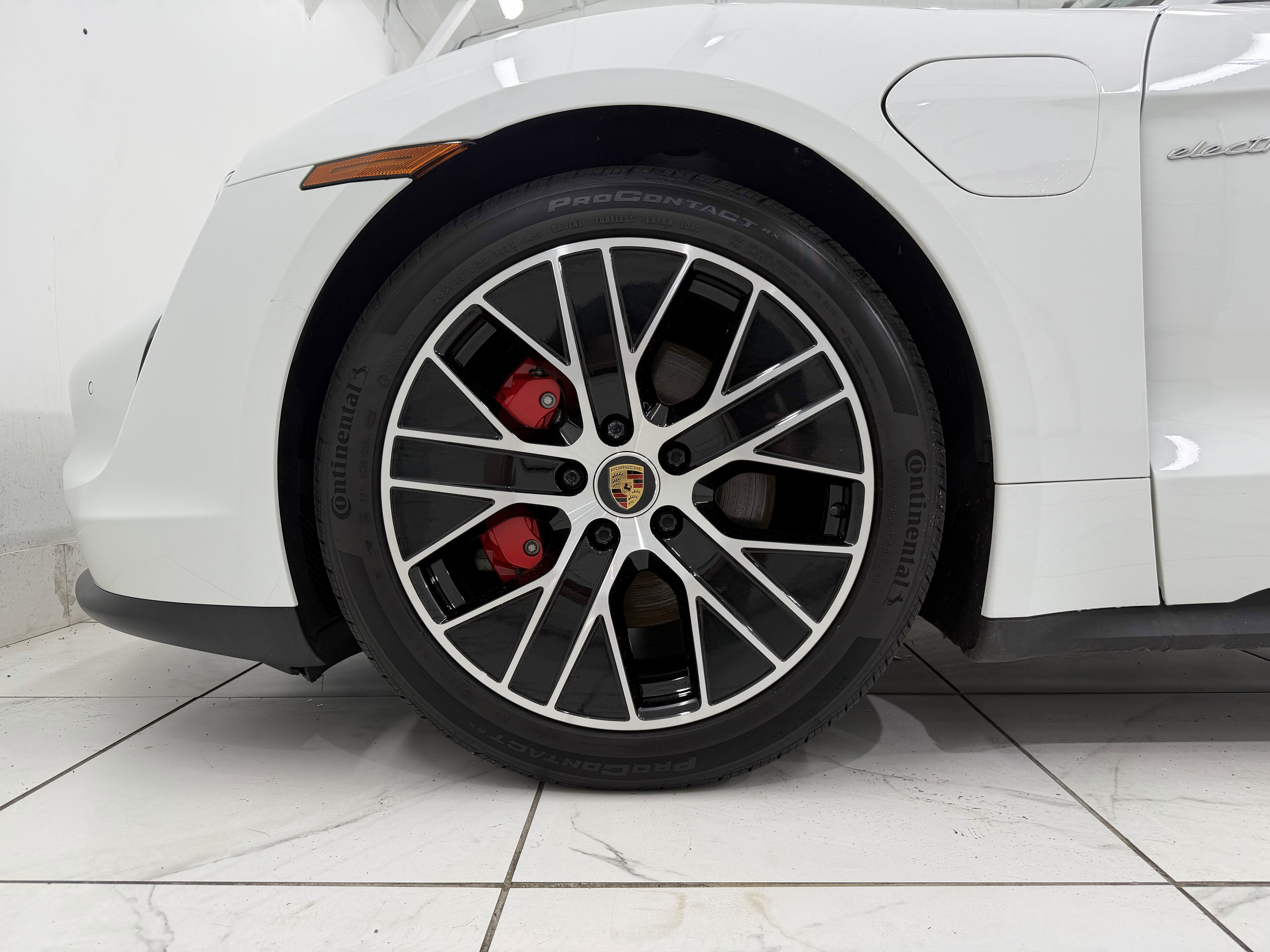 Used 2021 Porsche Taycan 4S image 16