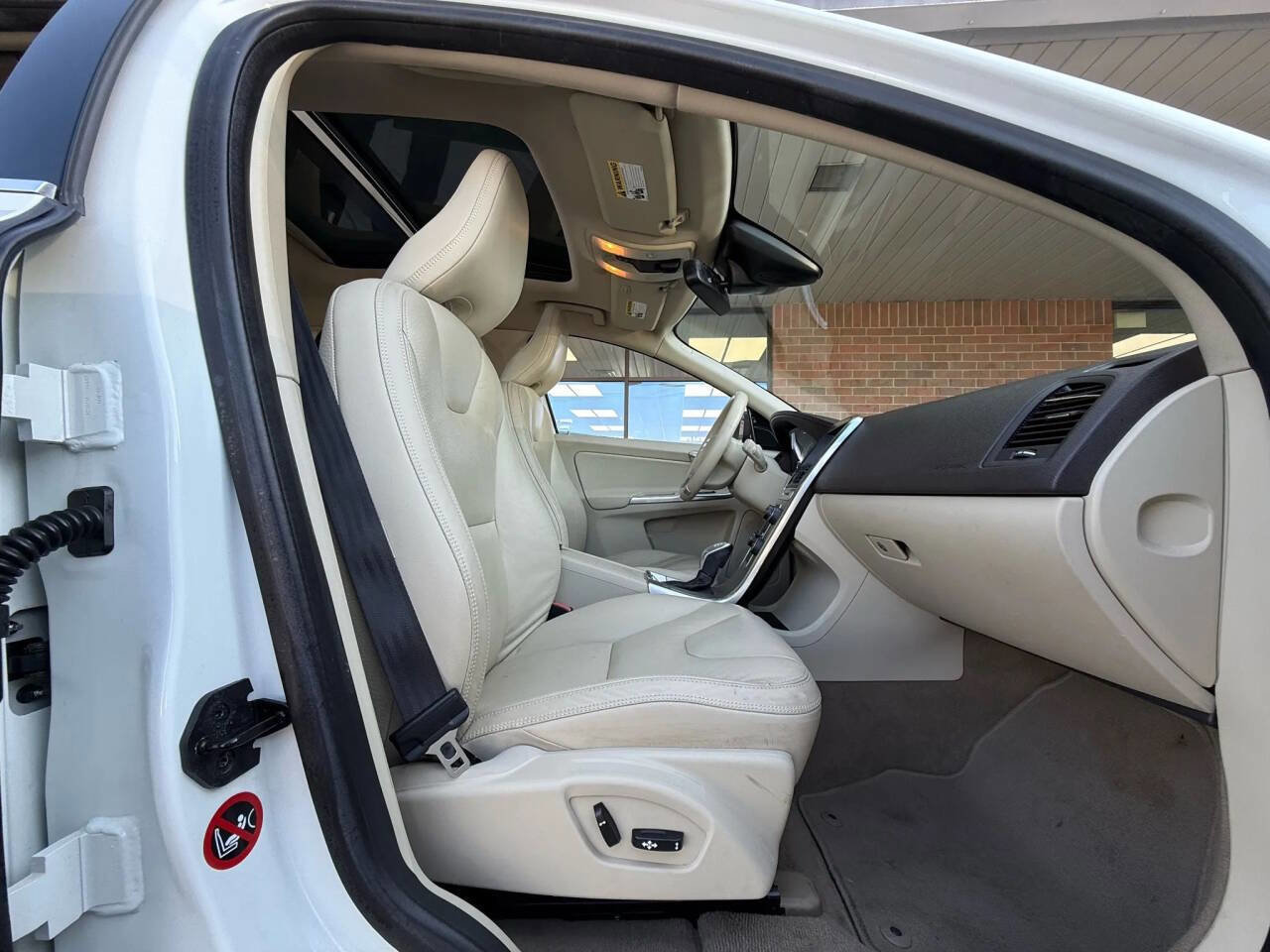 Used 2013 Volvo XC60 T6 image 9