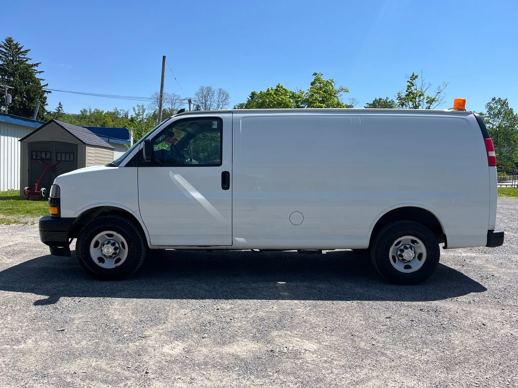 Used 2018 Chevrolet Express 2500 w/ Driver Convenience Package RWD image 15