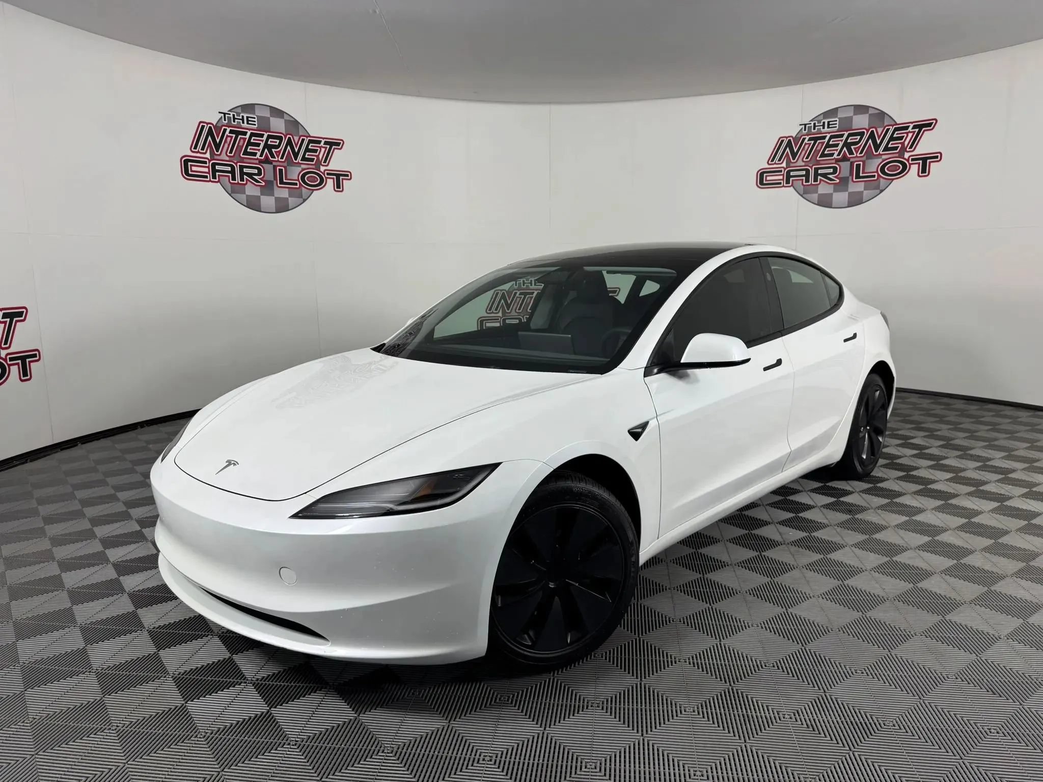 Used 2025 Tesla Model 3 Long Range RWD image 1