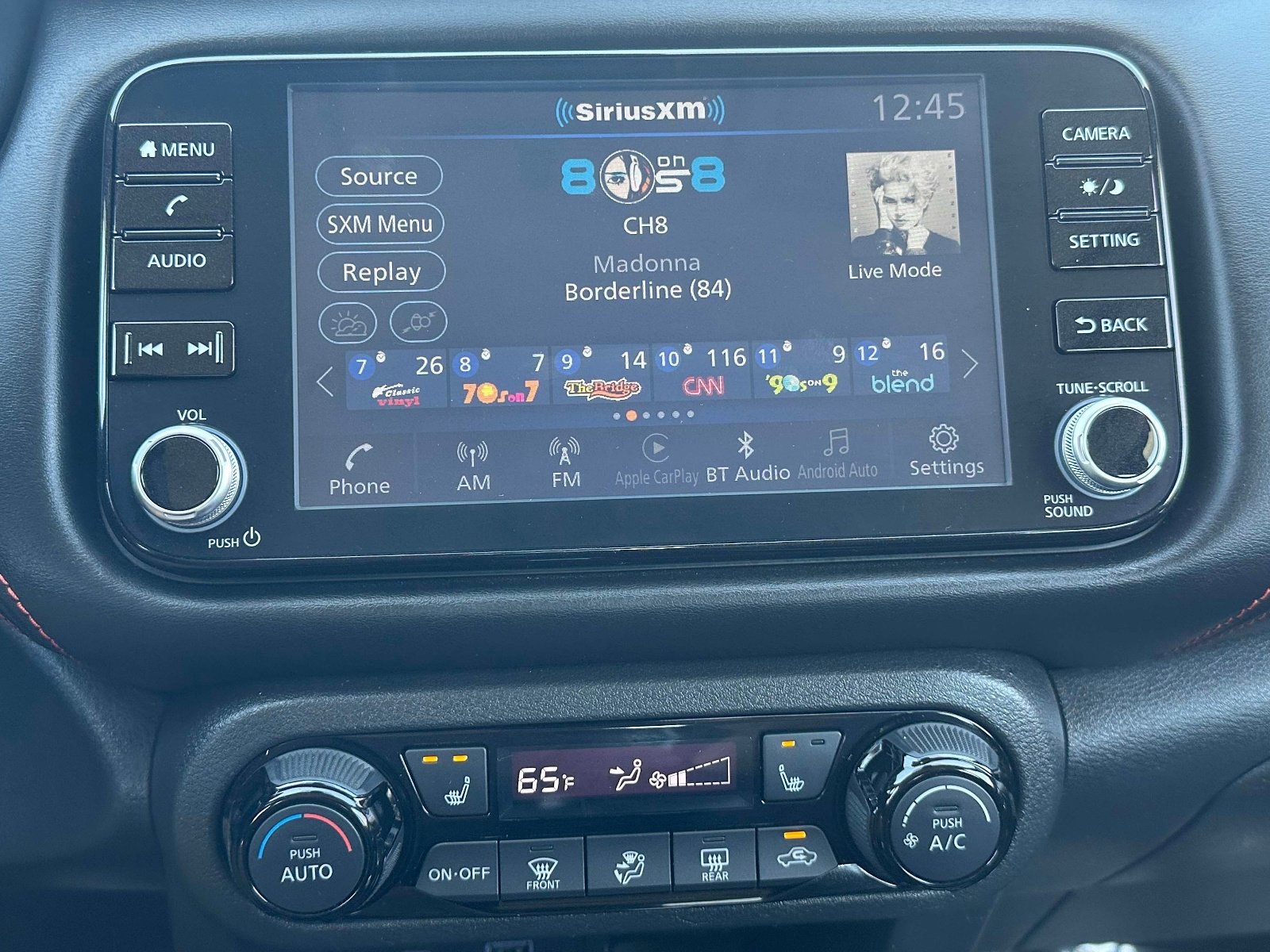 Used 2023 Nissan Kicks SR w/ SR Premium Package image 9