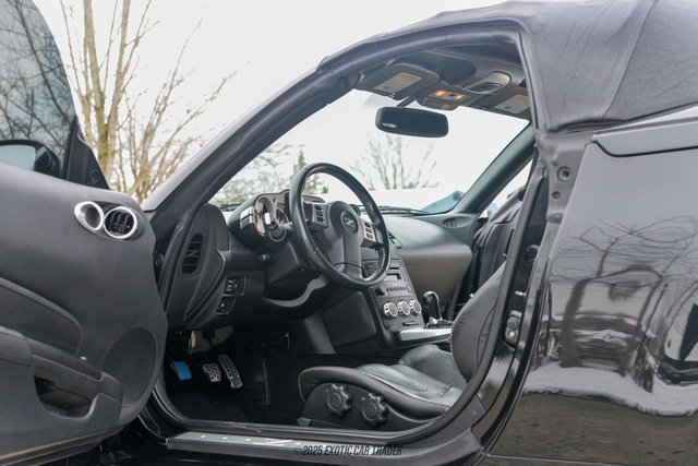 Used 2007 Nissan 350Z Touring RWD image 45
