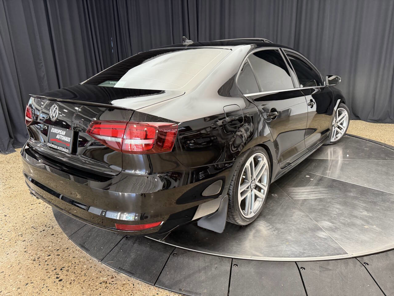 Used 2017 Volkswagen Jetta SEL image 8