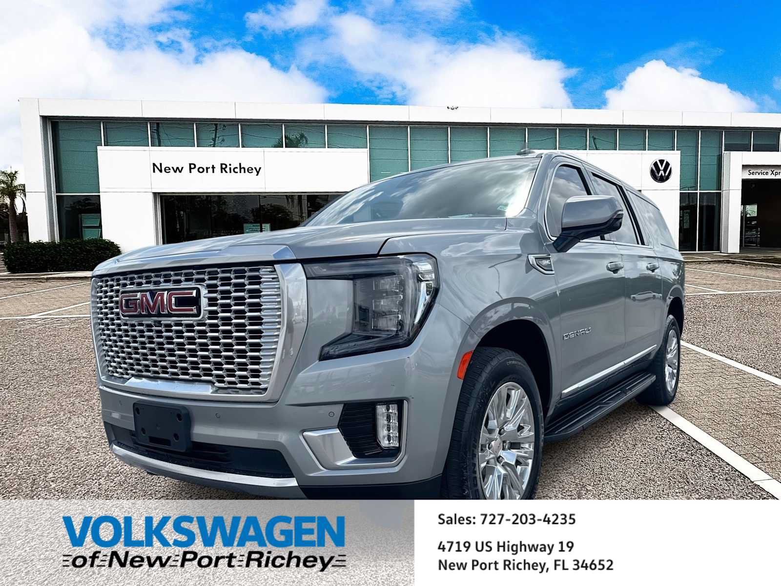 Used 2024 GMC Yukon XL Denali AWD/4WD image 1