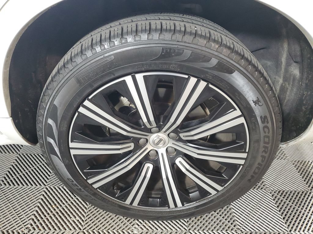 Certified 2023 Volvo XC90 B6 Core w/ Protection Package Premier AWD/4WD image 13