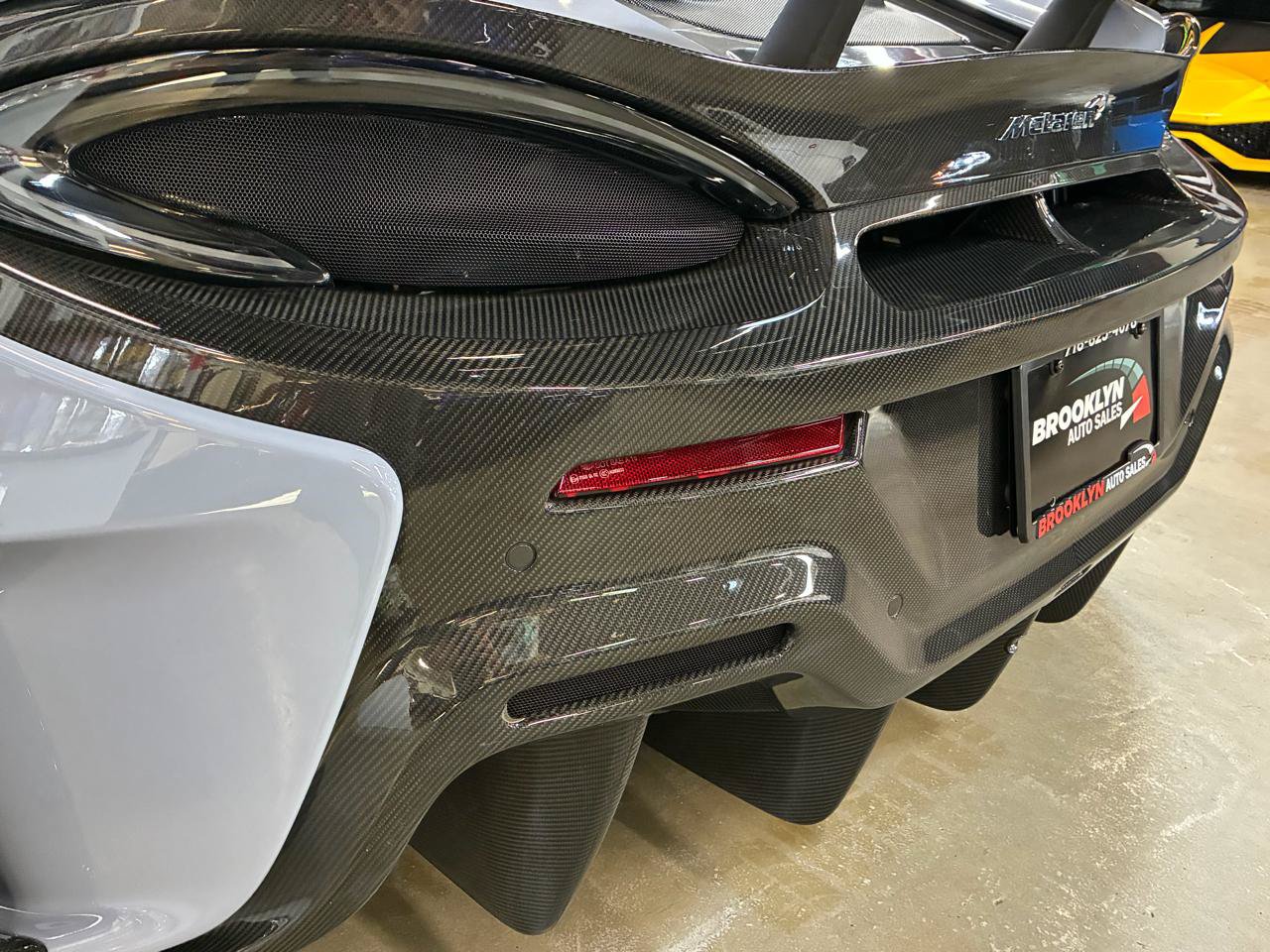 Used 2019 McLaren 600LT RWD image 32