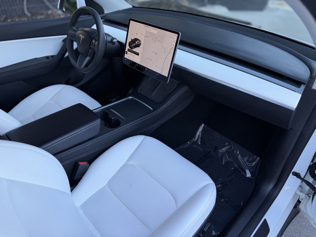 Used 2021 Tesla Model Y Long Range image 31