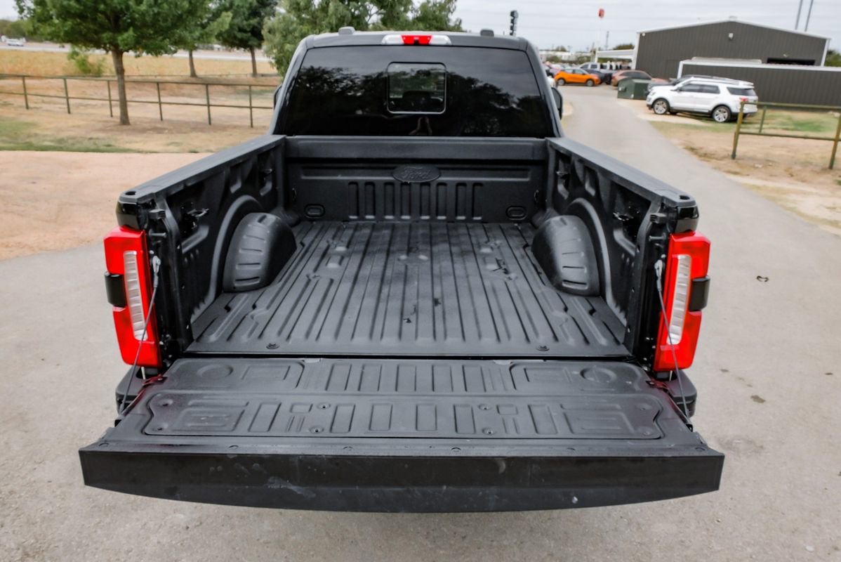Used 2023 Ford F250 Lariat w/ Black Appearance Package image 60