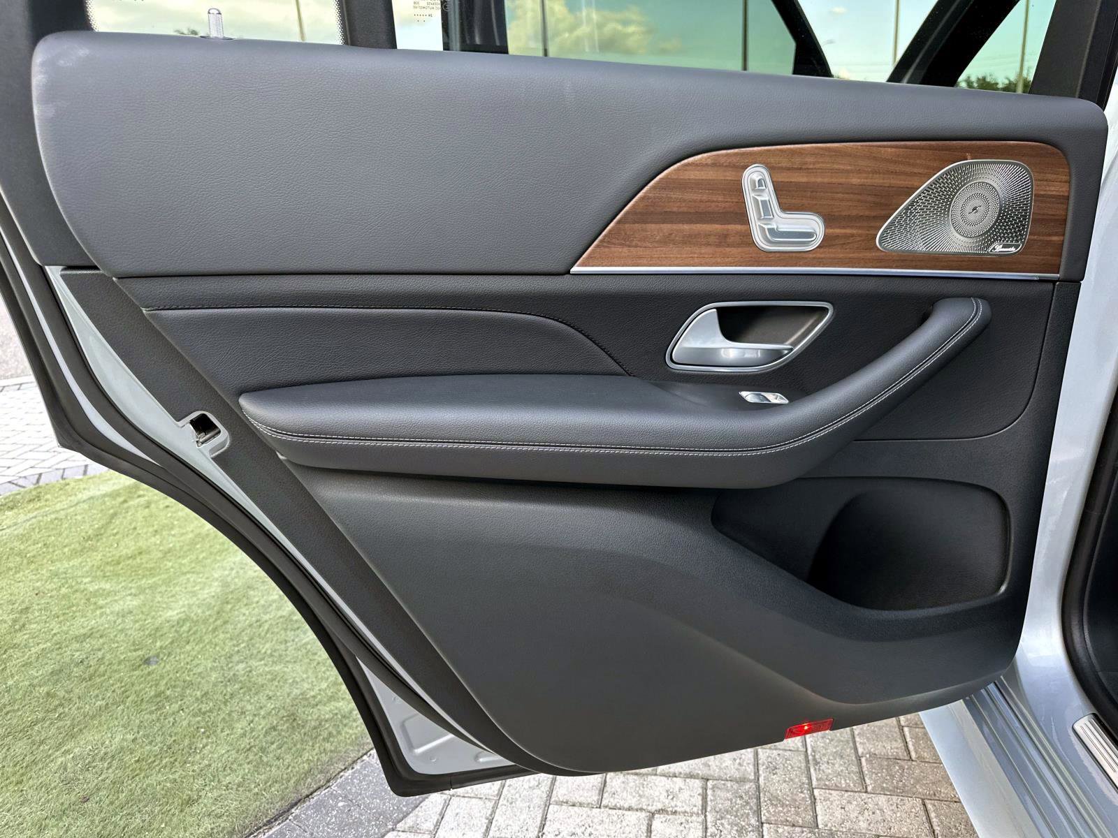 Certified 2025 Mercedes-Benz GLS 450 4MATIC image 12