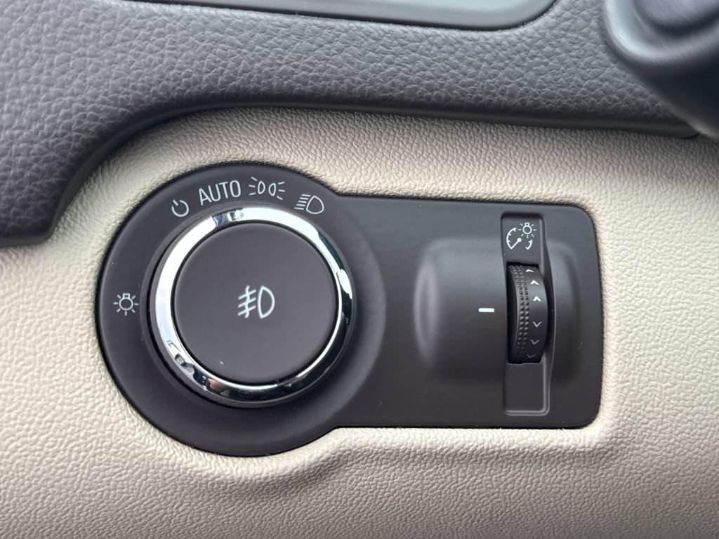 Certified 2015 Buick Regal Premium FWD image 17