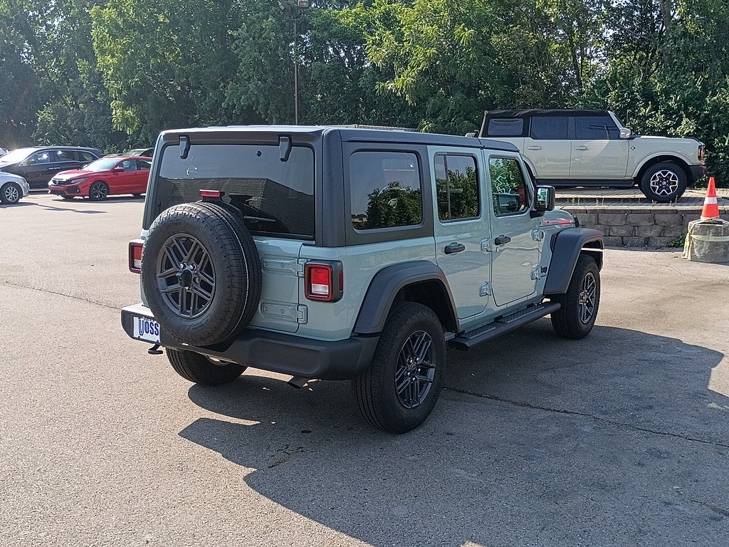 Used 2024 Jeep Wrangler Unlimited Sport AWD/4WD image 3