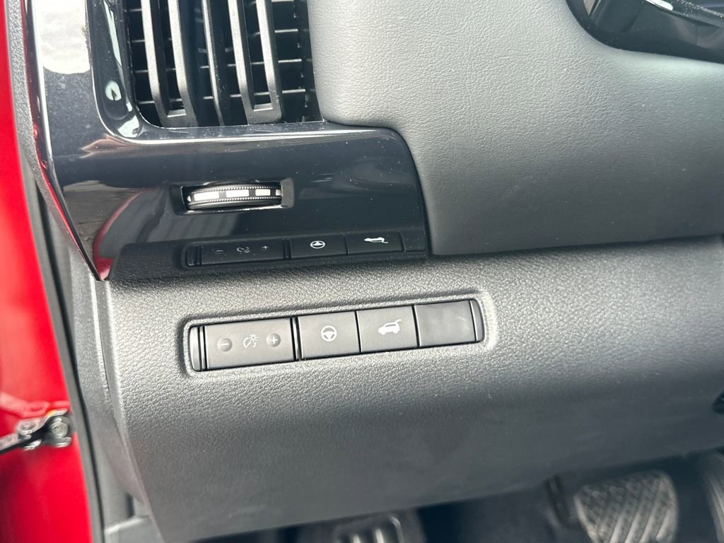 New 2026 Nissan Pathfinder SV image 12