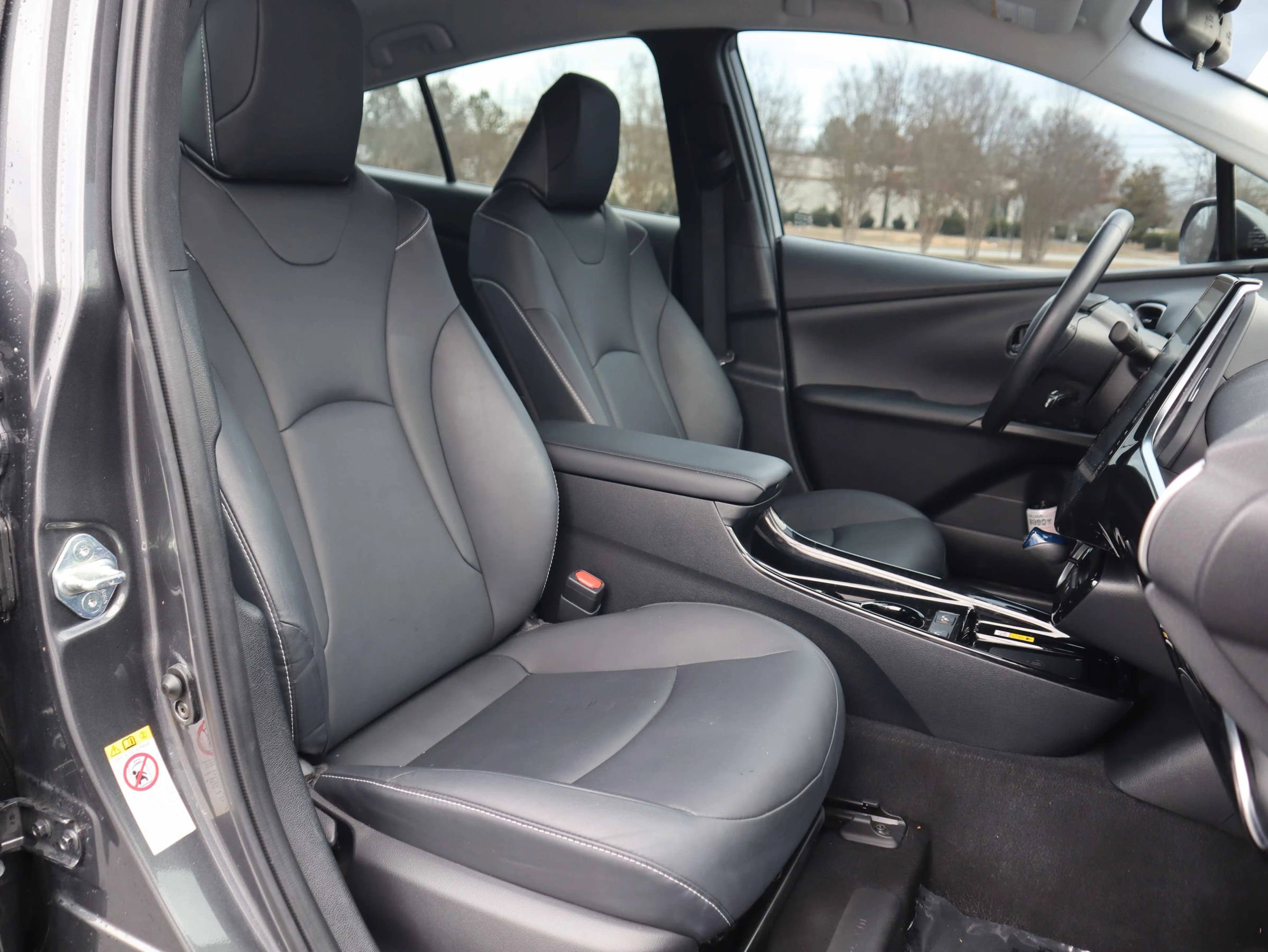 Used 2020 Toyota Prius Prime XLE image 5