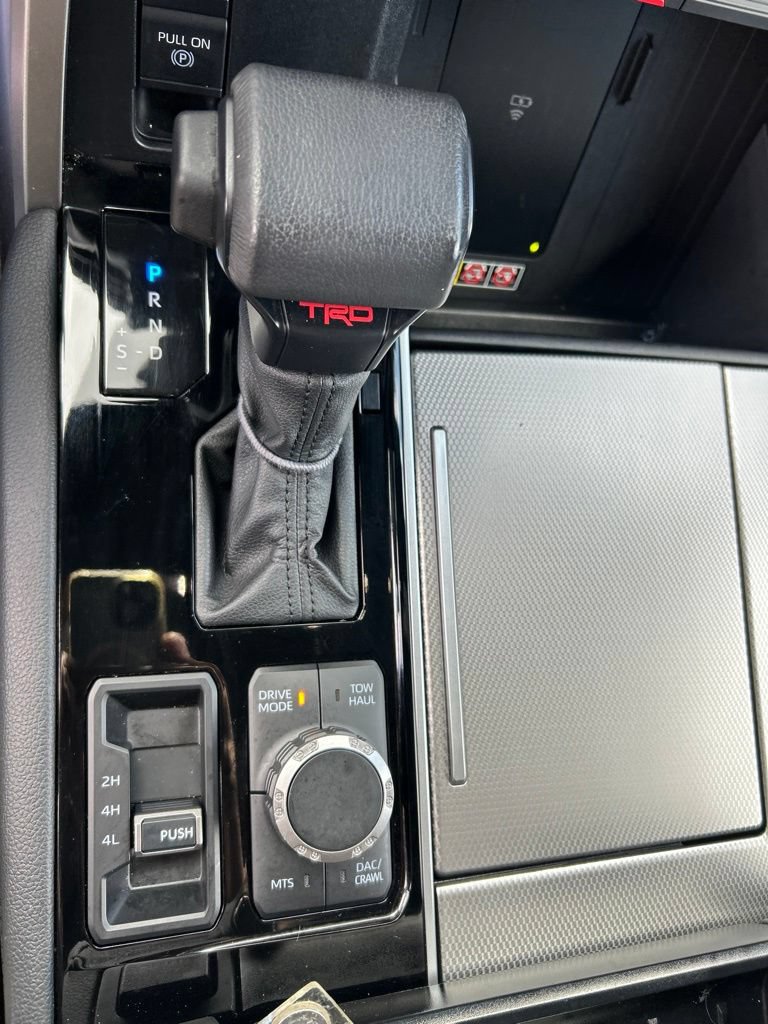 Used 2025 Toyota Sequoia Limited w/ TRD Off-Road Package AWD/4WD image 32