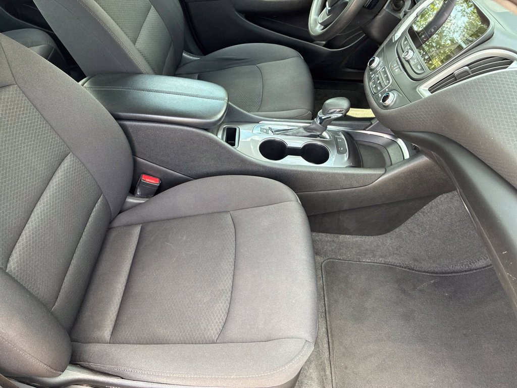 Used 2024 Chevrolet Malibu LT FWD image 35