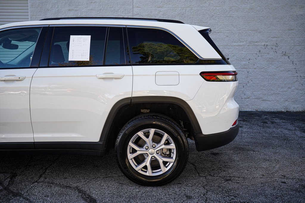 Used 2022 Jeep Grand Cherokee Limited image 11