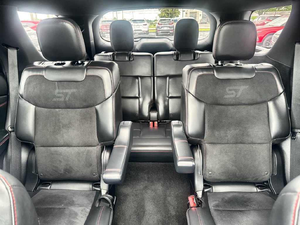 Used 2025 Ford Explorer ST AWD/4WD image 18