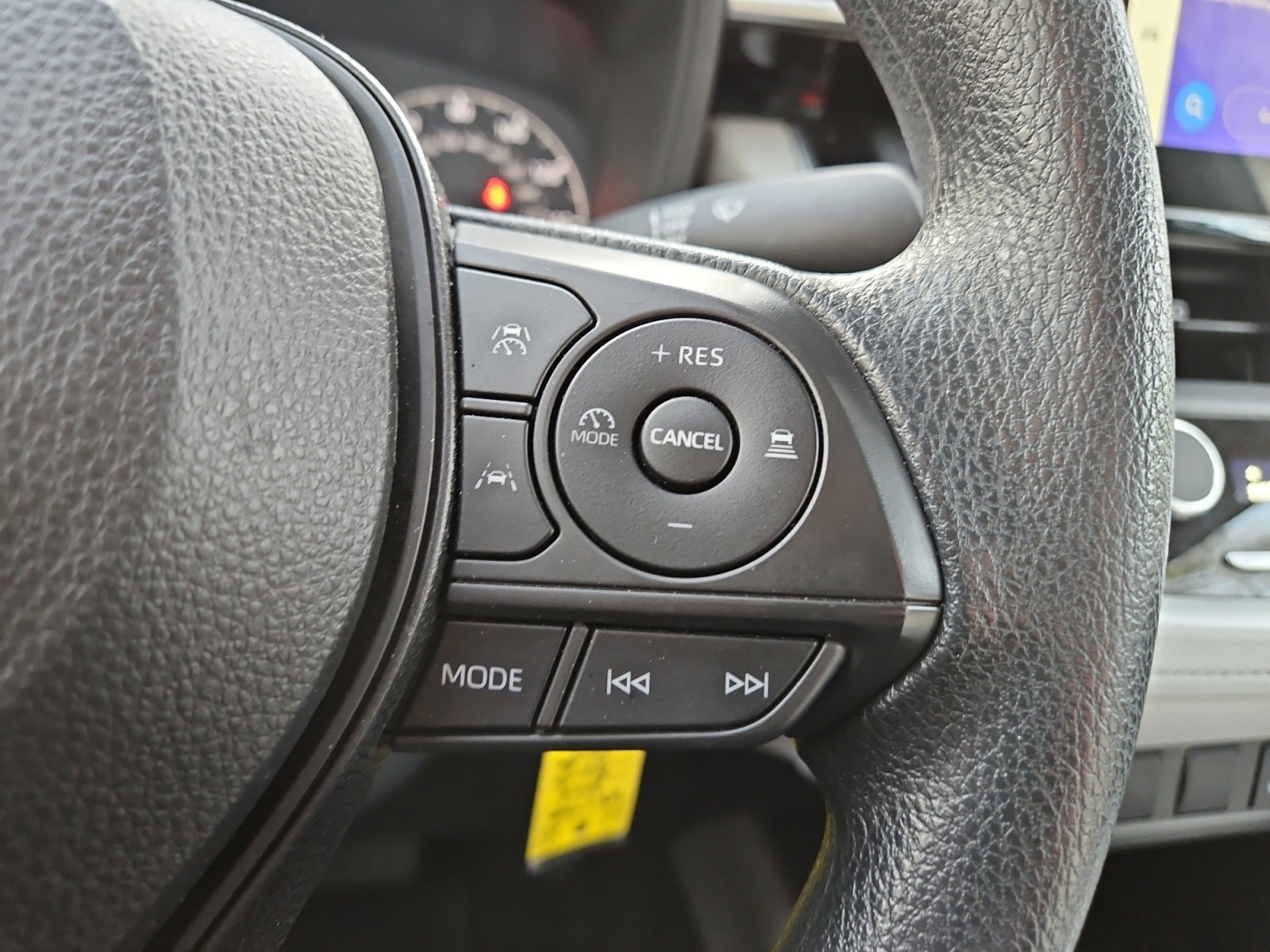 Used 2023 Toyota Corolla Cross L image 26