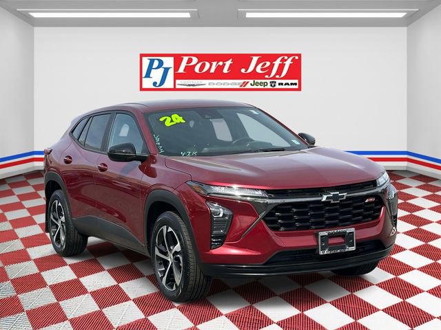 Used 2024 Chevrolet Trax RS w/ Driver Confidence Package FWD image 2