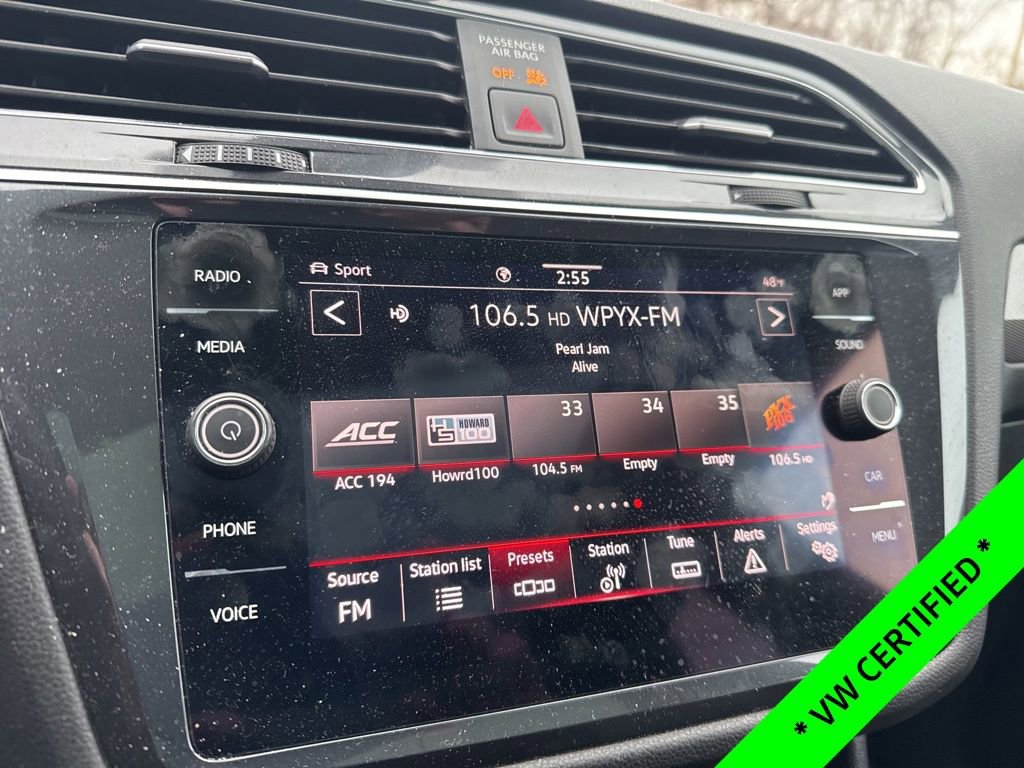 Used 2022 Volkswagen Tiguan SE R-Line image 21