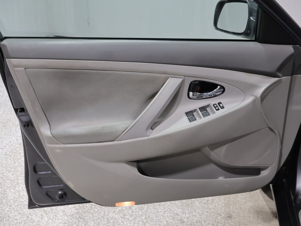 Used 2011 Toyota Camry LE w/ LE Extra-Value Pkg image 13