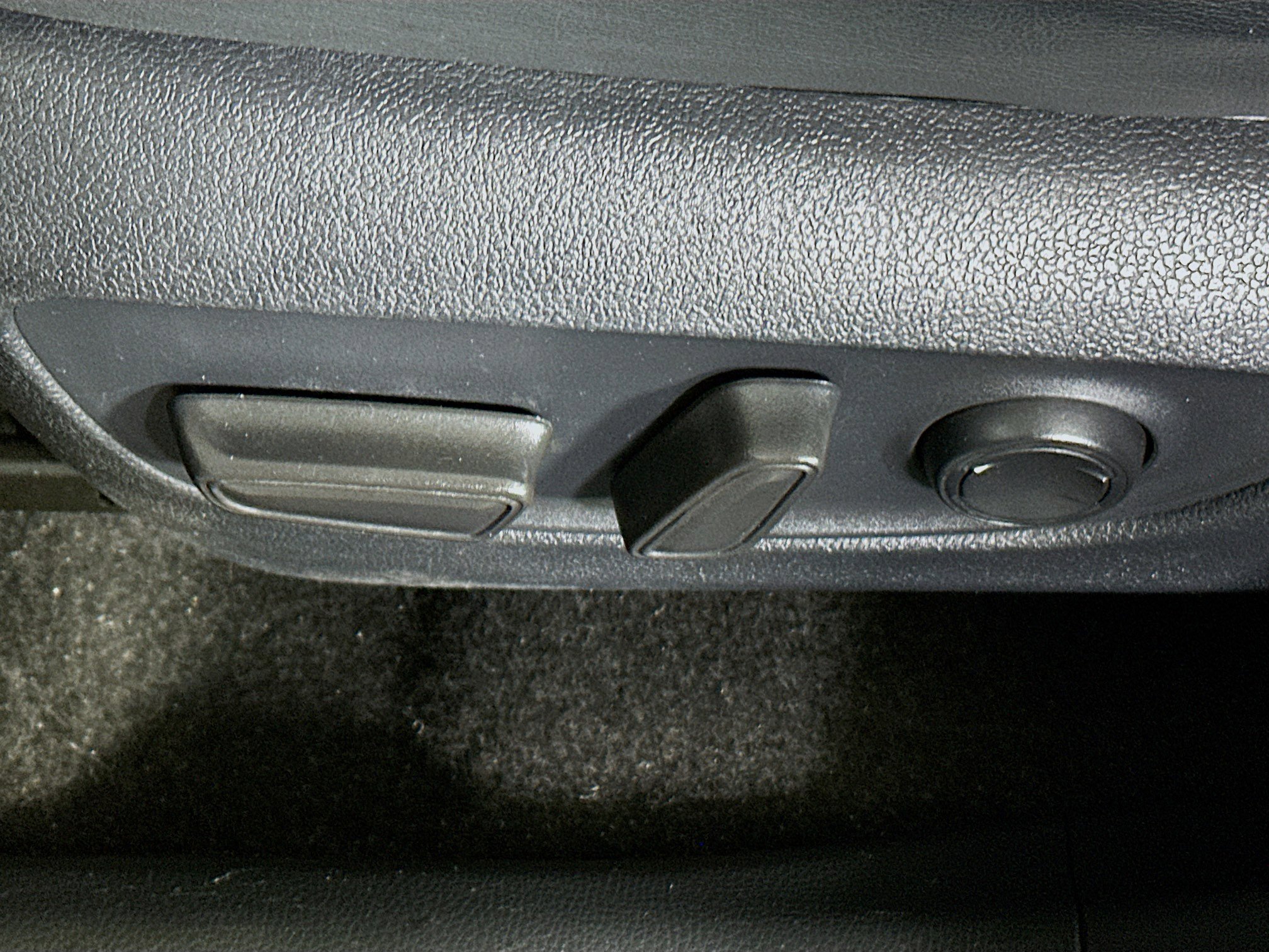 Used 2024 Toyota RAV4 XLE Premium image 13