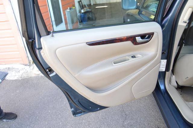 Used 2005 Volvo XC70 AWD/4WD image 52
