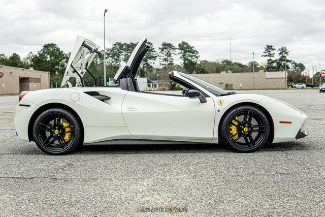 Used 2017 Ferrari 488 Spider image 21