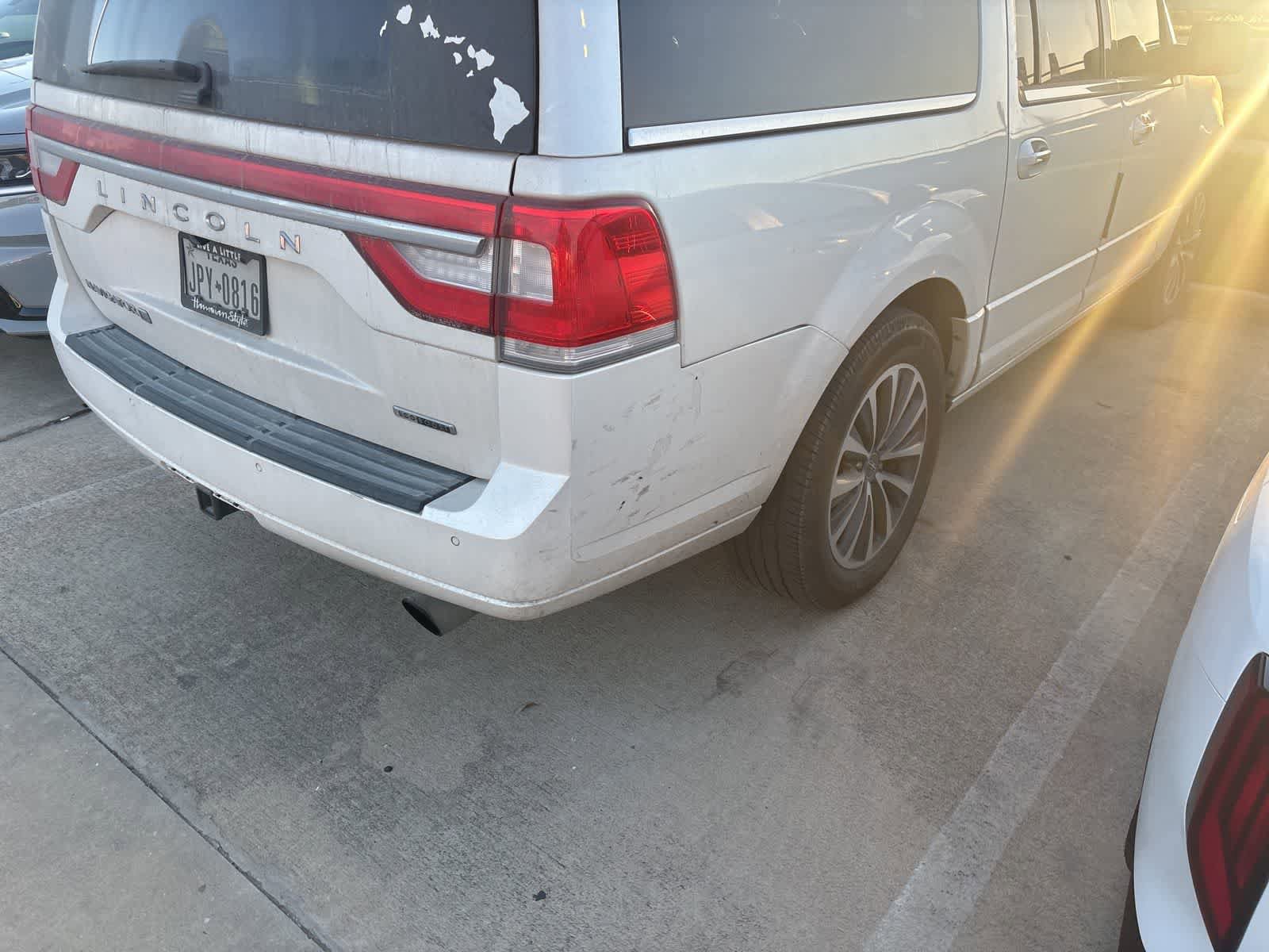 Used 2016 Lincoln Navigator L Select RWD image 9