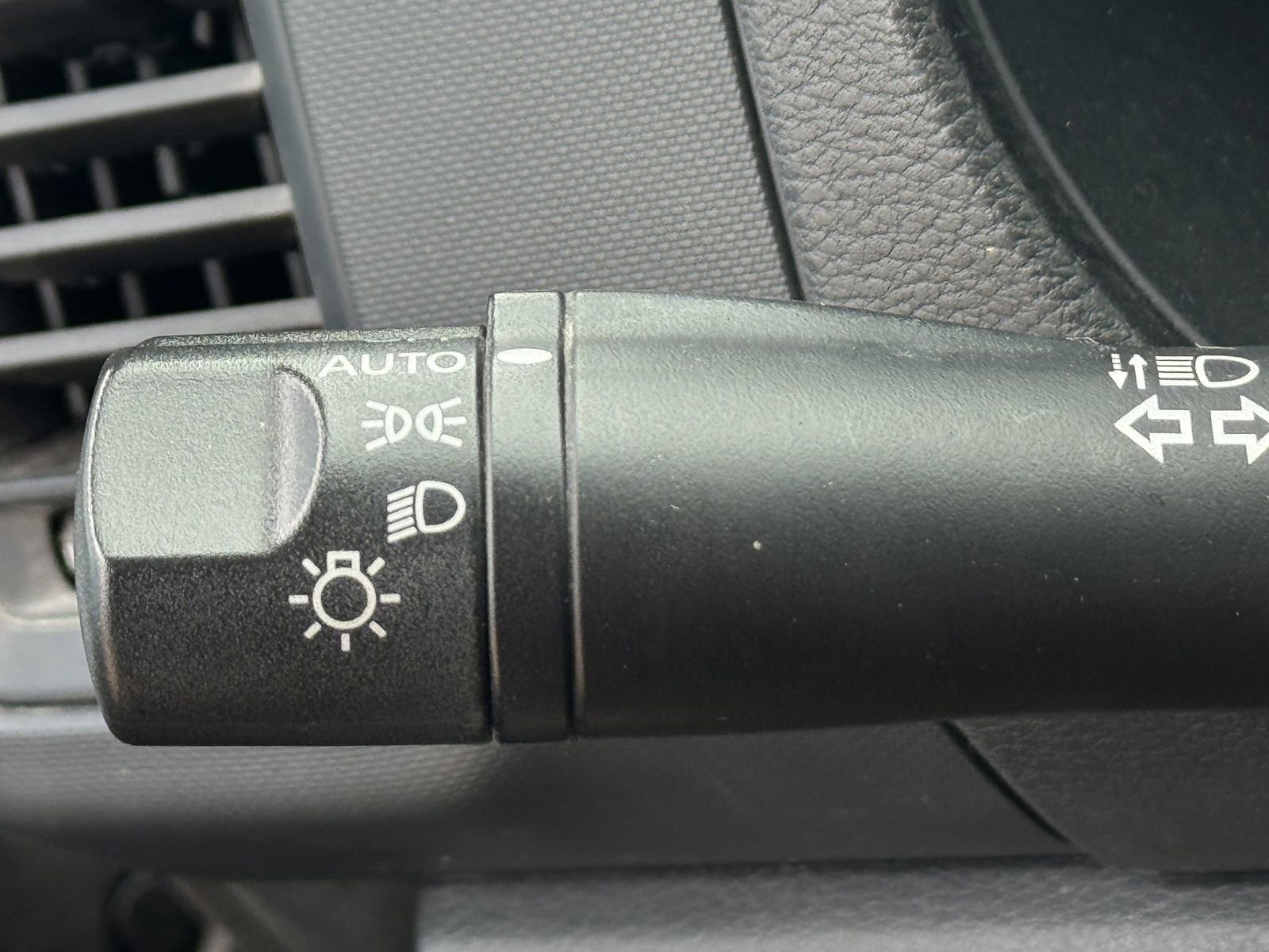 Used 2023 Nissan Frontier S w/ Technology Package RWD image 21