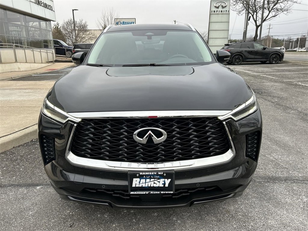 Certified 2023 INFINITI QX60 Luxe w/ Cargo Package image 3