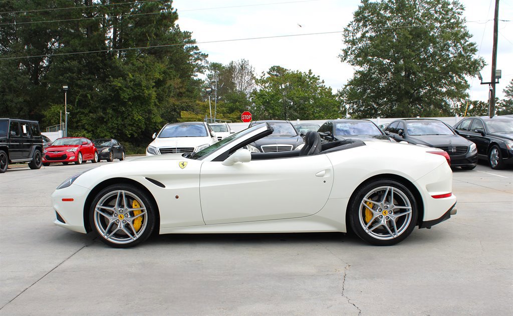Used 2015 Ferrari California T RWD image 6