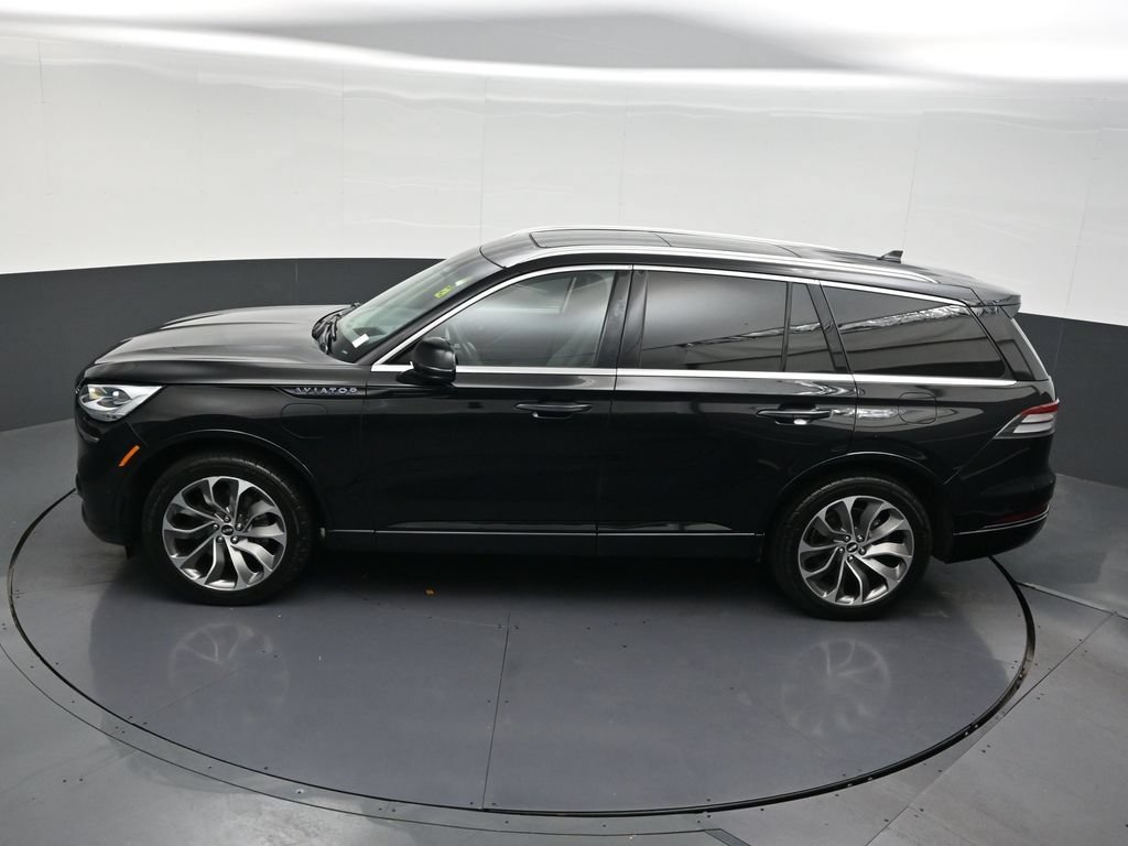 Used 2021 Lincoln Aviator Grand Touring w/ Equipment Group 301A AWD/4WD image 16