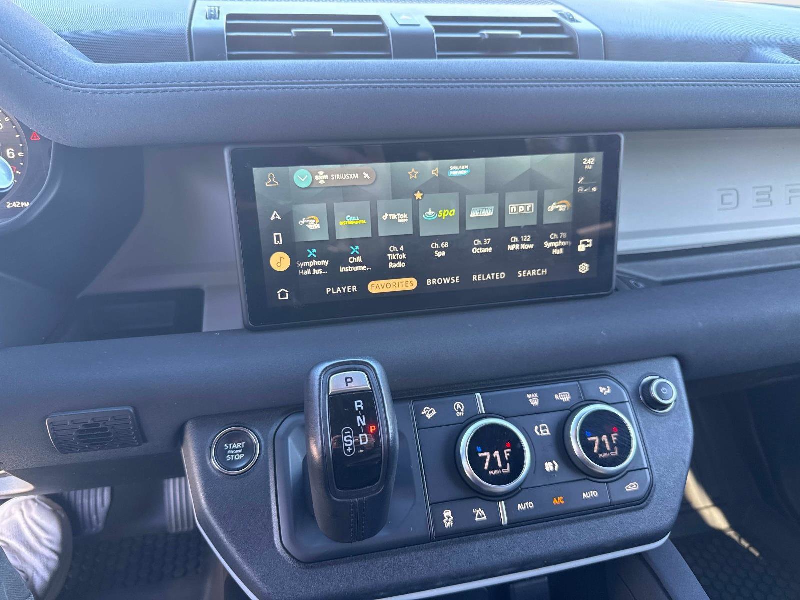 Used 2023 Land Rover Defender 110 S image 21