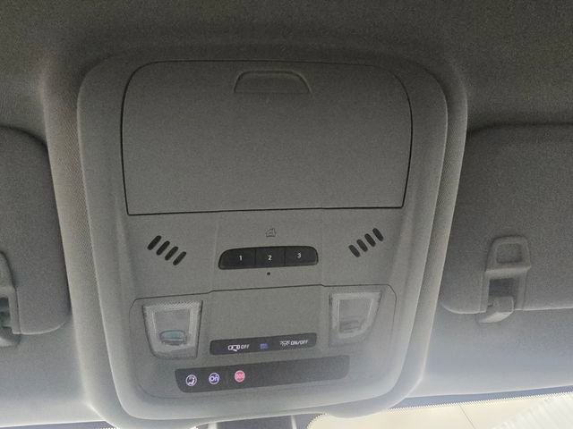 Used 2018 GMC Terrain SLT w/ Preferred Package image 19