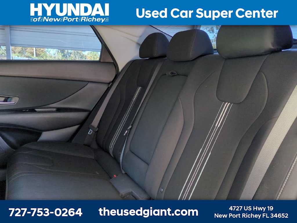 Used 2025 Hyundai Elantra SEL FWD image 13
