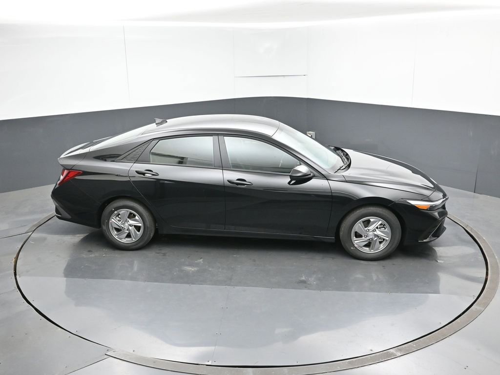 New 2026 Hyundai Elantra SE FWD image 22