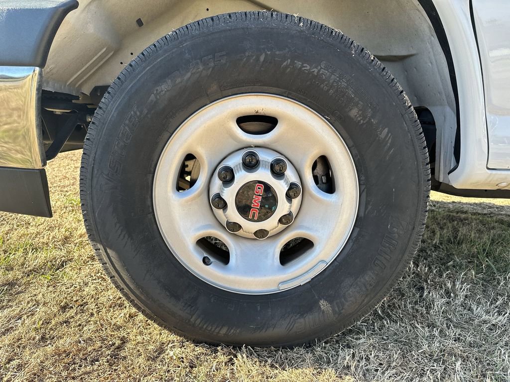 Used 2024 GMC Savana 2500 w/ Driver Convenience Package image 26
