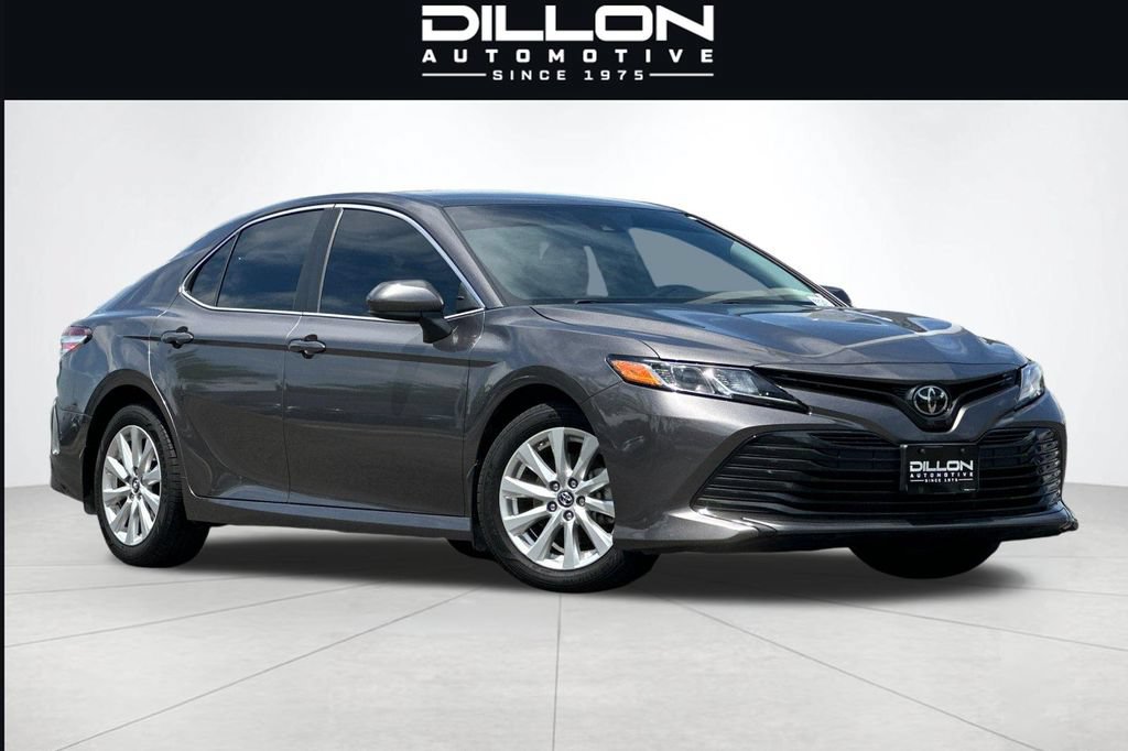 Used 2019 Toyota Camry LE FWD image 2
