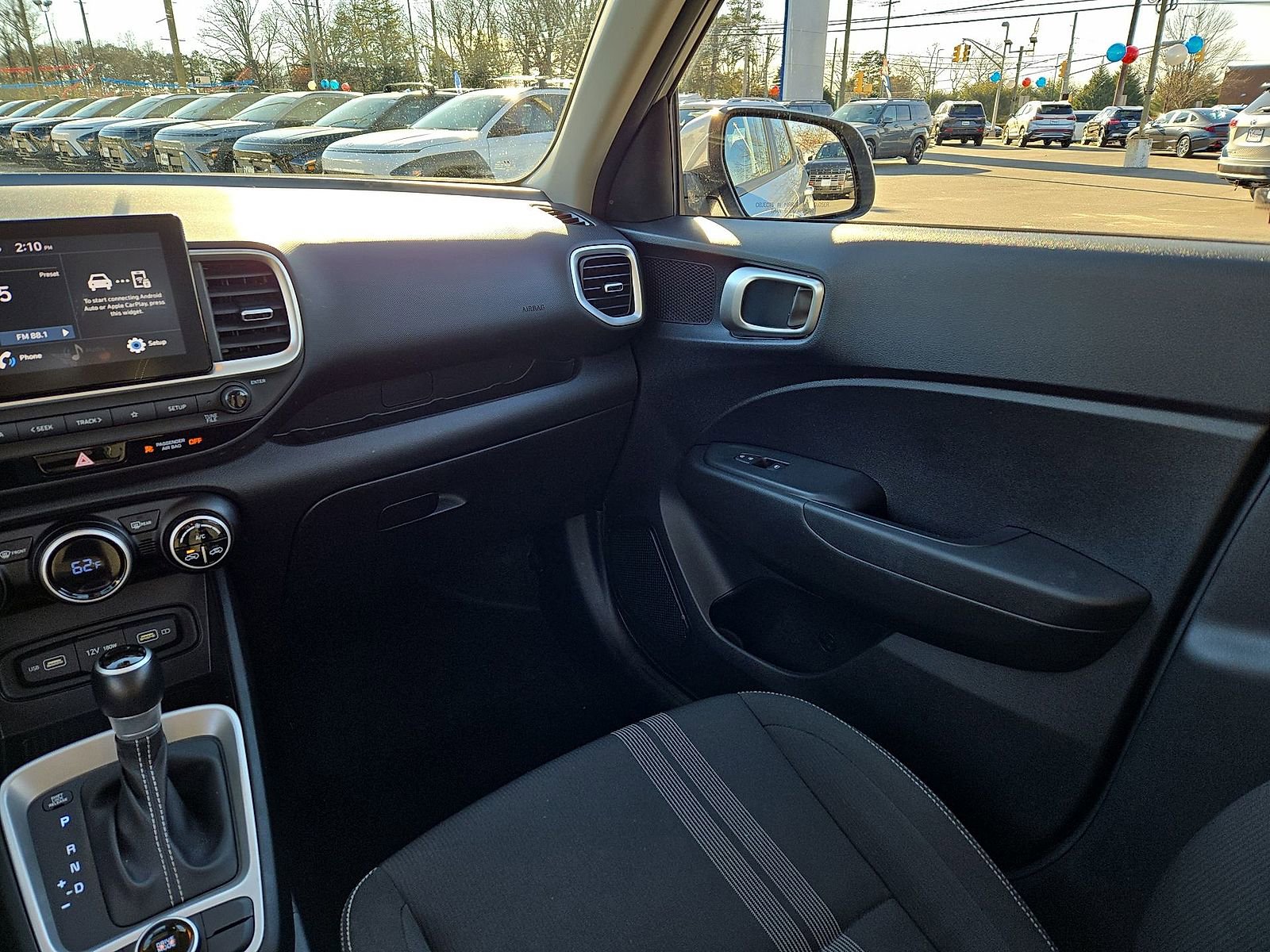 Certified 2022 Hyundai Venue SEL image 11