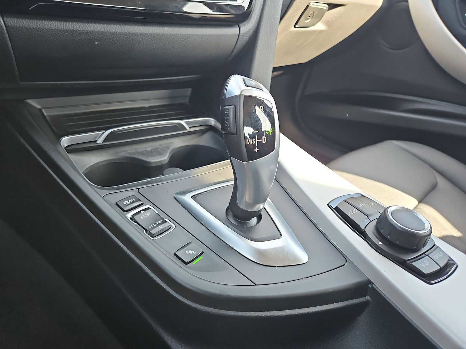 Used 2016 BMW 320i Sedan RWD image 33