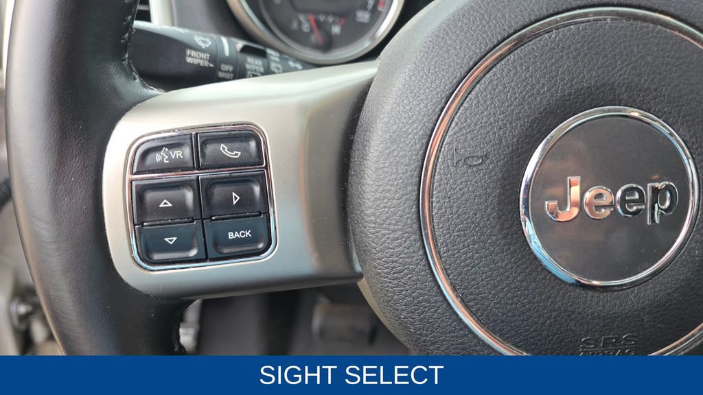Used 2011 Jeep Grand Cherokee Laredo AWD/4WD image 16