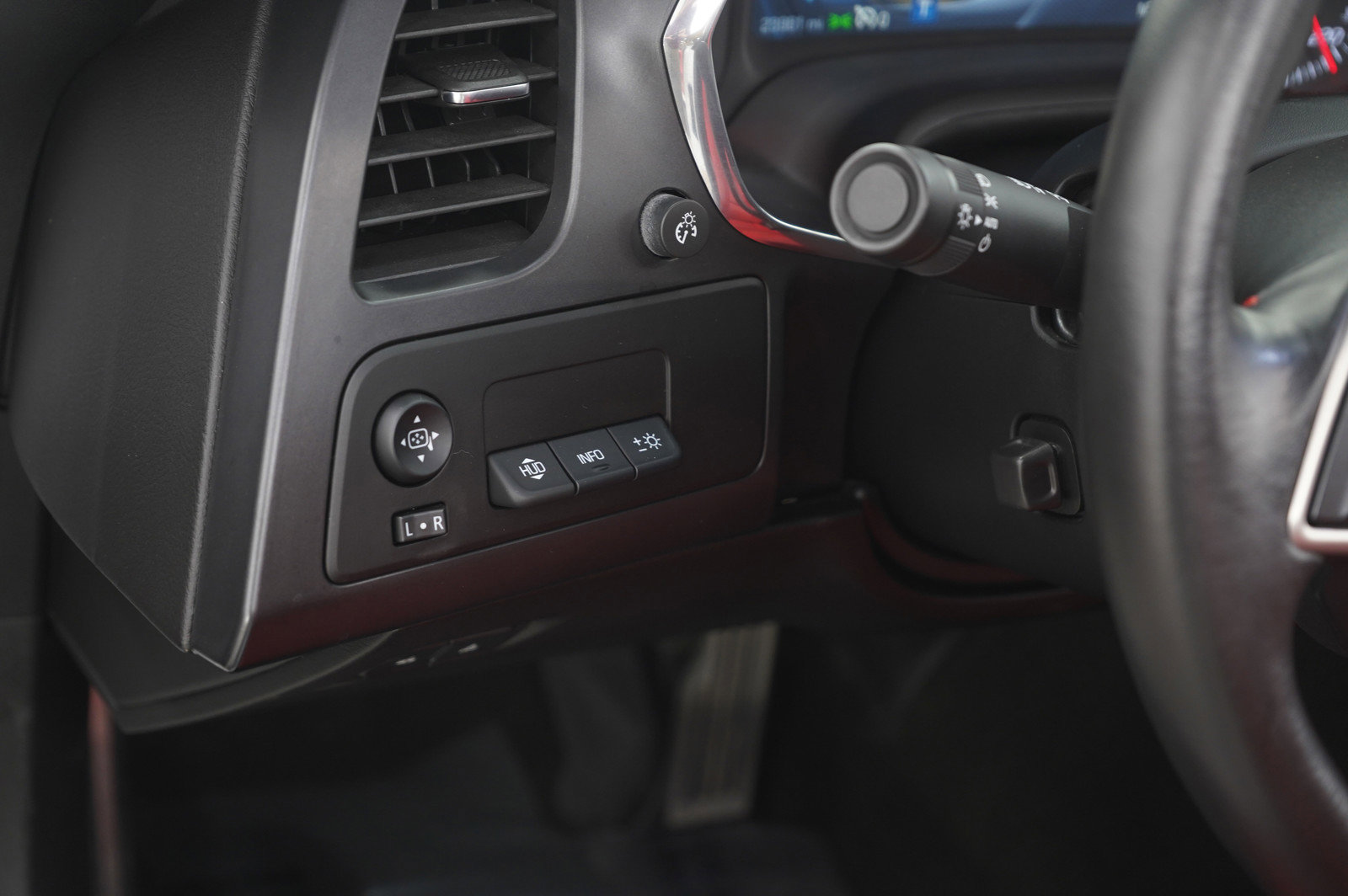 Used 2015 Chevrolet Corvette Stingray Coupe w/ 2LT Preferred Equipment Group image 18