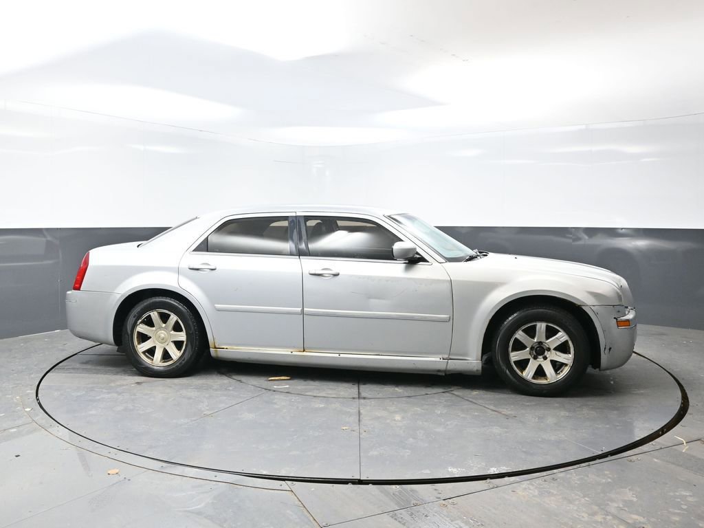 Used 2005 Chrysler 300 Touring w/ Sound Group image 2