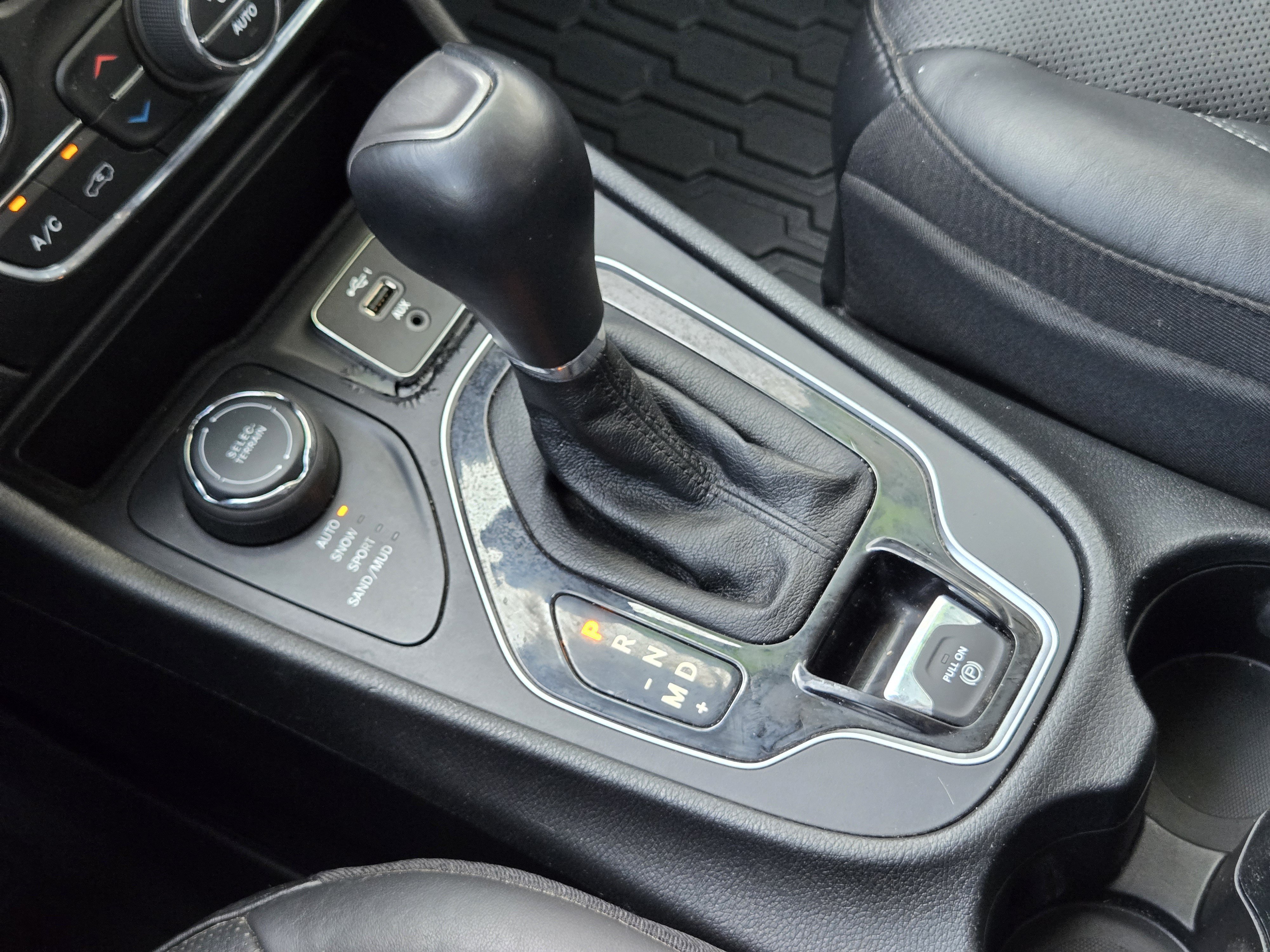 Used 2021 Jeep Cherokee Limited AWD/4WD image 21